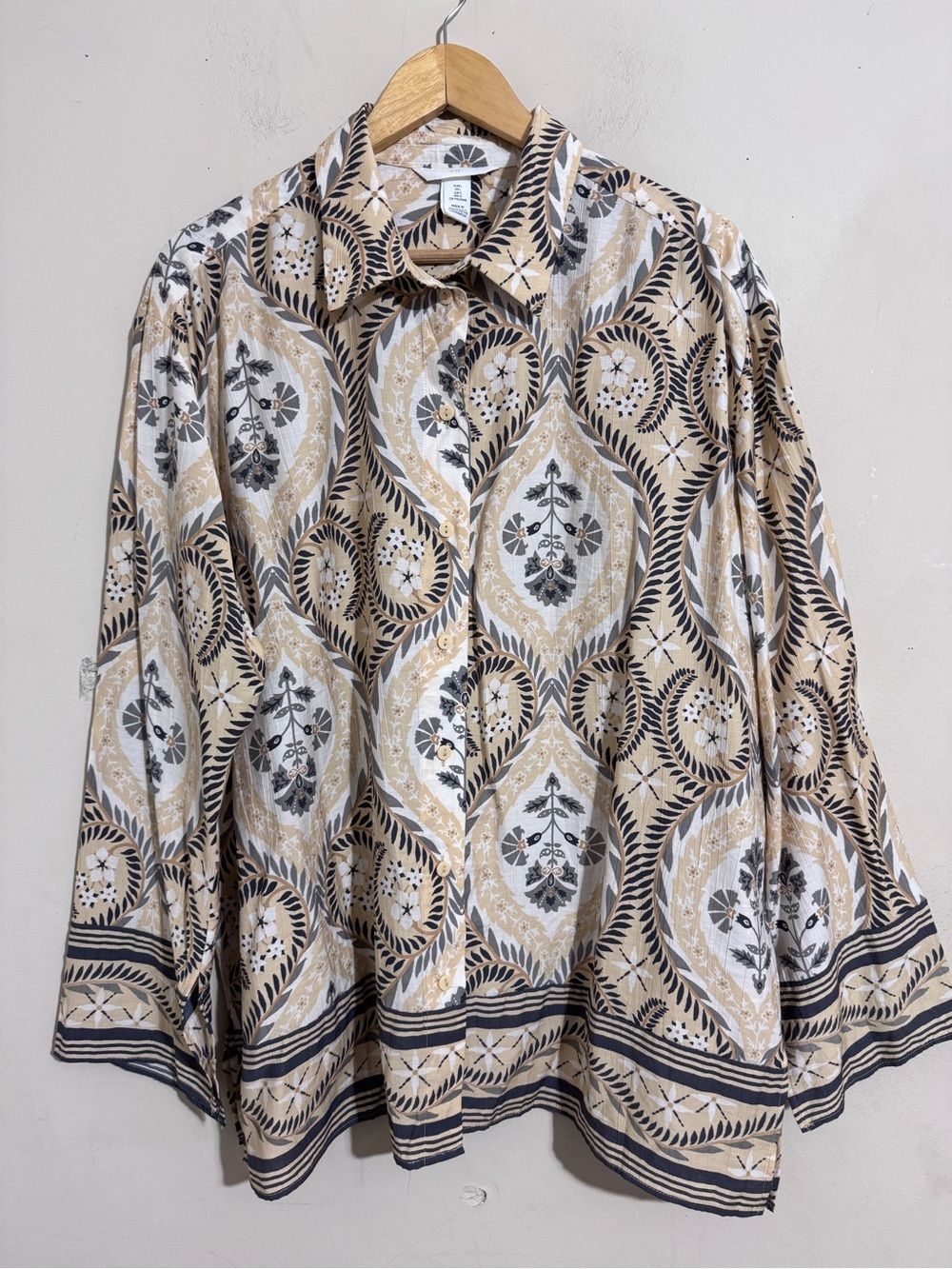 H&M Neutral Printed Loose Fit Button-Up Shirt Women size L Resortwear Vacation
